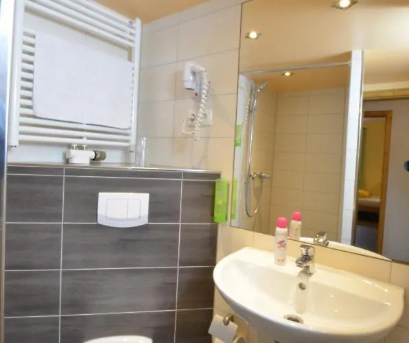 Landgasthof & Koehlerhuette Отель